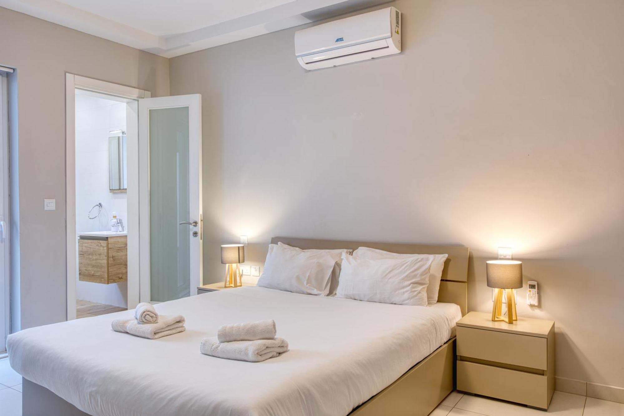 Unique Two Bedroom Apt With Huge Outdoor Area And Close To Entertainment Is-Swieqi ภายนอก รูปภาพ