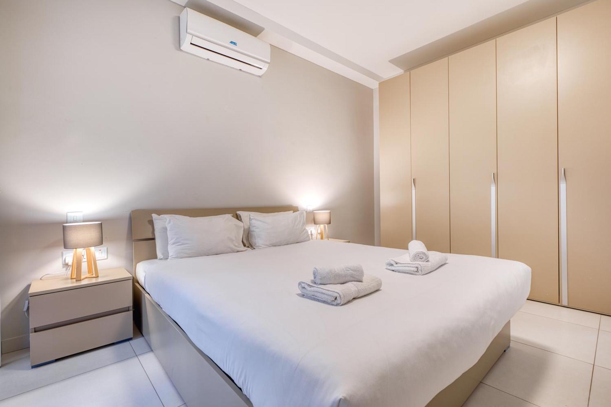 Unique Two Bedroom Apt With Huge Outdoor Area And Close To Entertainment Is-Swieqi ภายนอก รูปภาพ