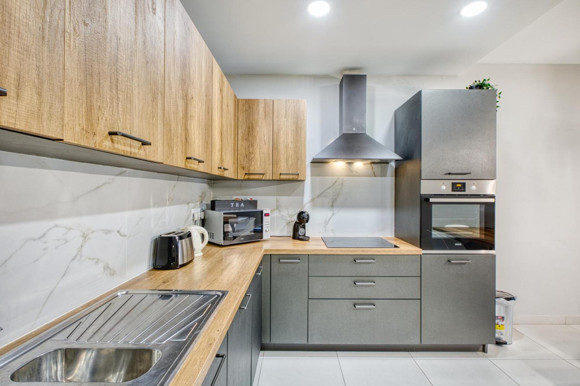 Unique Two Bedroom Apt With Huge Outdoor Area And Close To Entertainment Is-Swieqi ภายนอก รูปภาพ