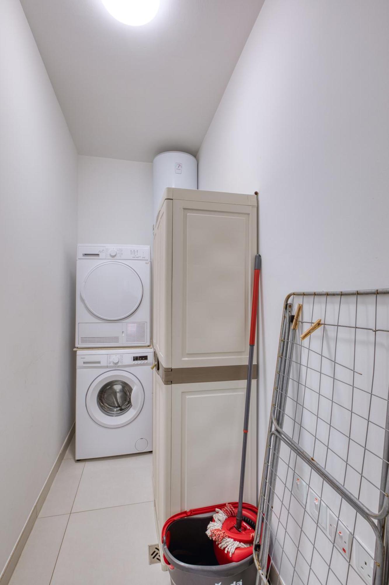 Unique Two Bedroom Apt With Huge Outdoor Area And Close To Entertainment Is-Swieqi ภายนอก รูปภาพ